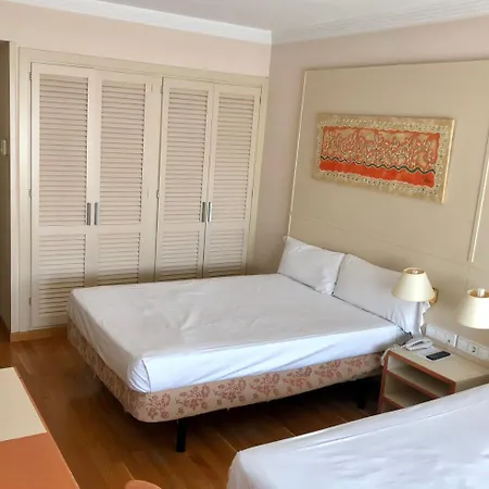 Urpi Hotel 3*